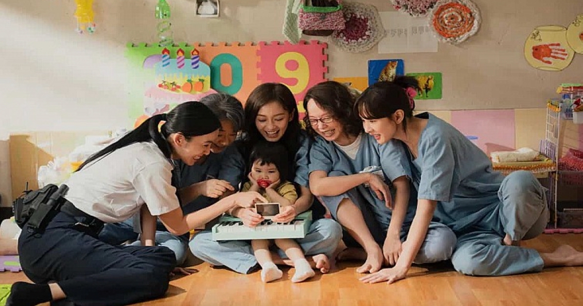 全台破億倒數！《陽光女子合唱團》口碑逆襲：為什麼這群受刑人的歌聲，能讓人哭到缺氧？