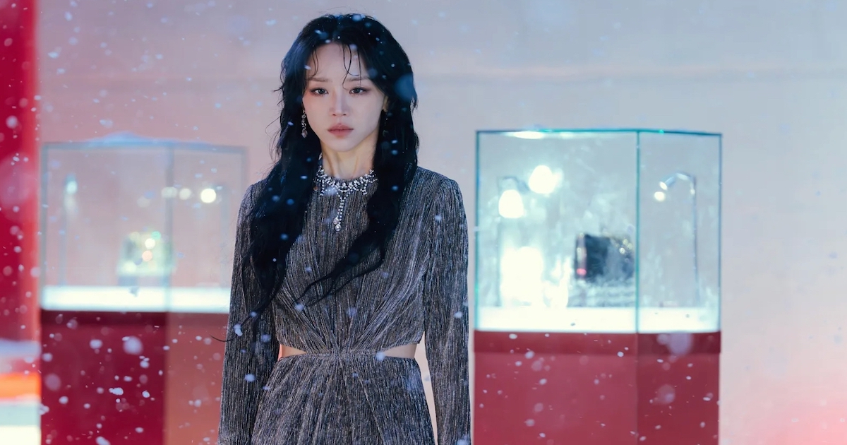 比《安娜》更瘋狂！Netflix《莎拉的真偽人生》結局看懂了嗎？申惠善「5重身分」狂飆演技，背後竟是真實詐騙案！