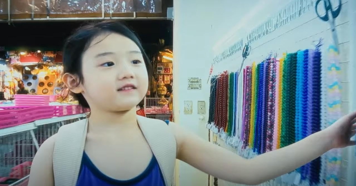 原來她根本不用演，真實左撇子葉子綺在《左撇子女孩》裡本色詮釋了那種被世界矯正的微小疼痛