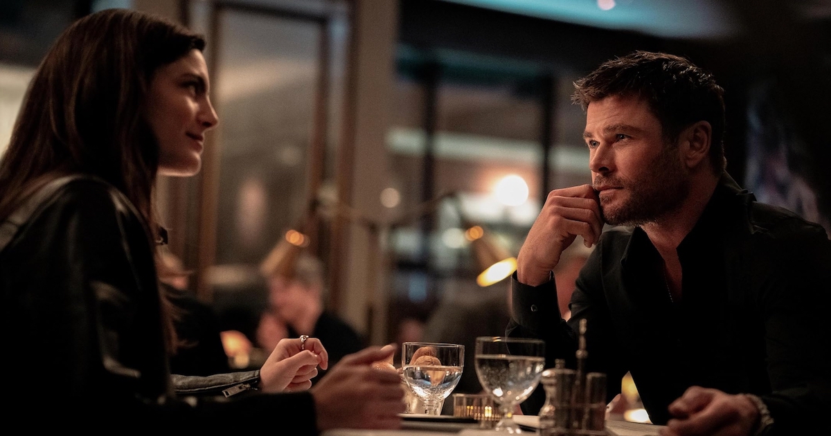 《犯罪101》結局看懂了嗎？雷神為何開槍、浩克為何放人，深度解析全網吵翻的三大爭議 (有雷)