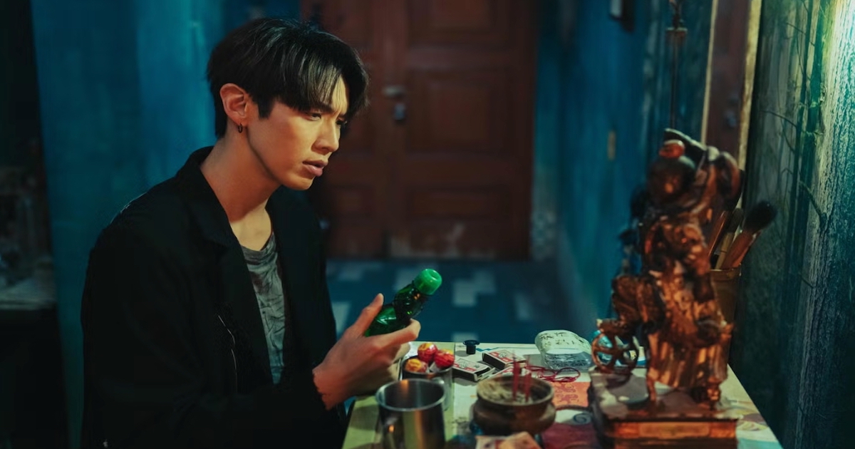 小說黨也驚豔！Netflix《乩身》影集與星子原著的 3 大差異，改編到底成不成功？